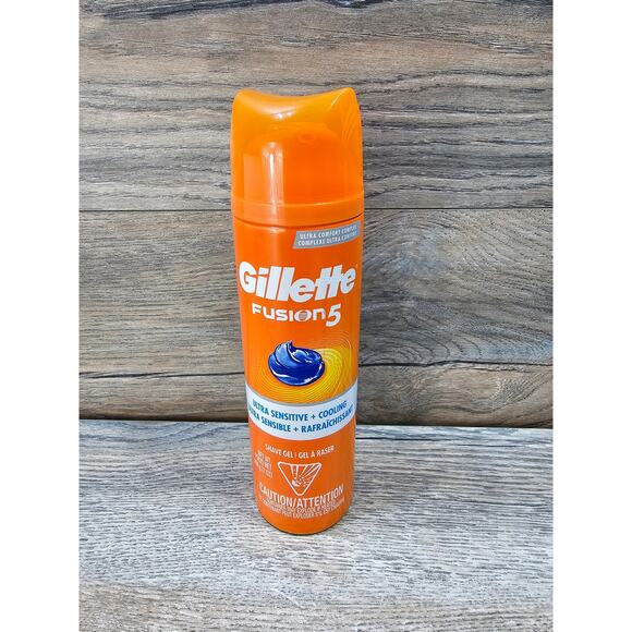 Gillette Fusion 5 Ultra Moisturizing Shave Gel 7 oz - Picture 1 of 3